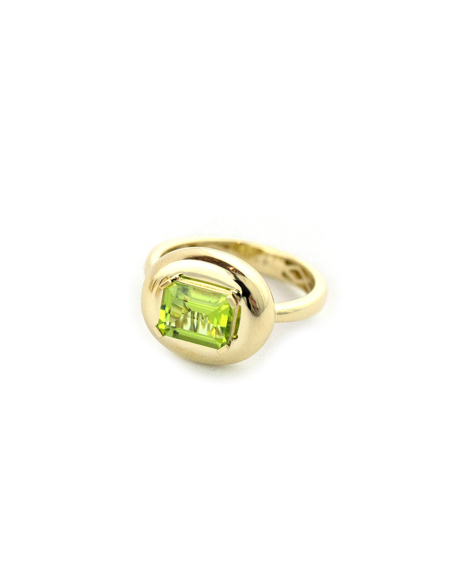 14K Gold Puffy Dome Peridot Ring
