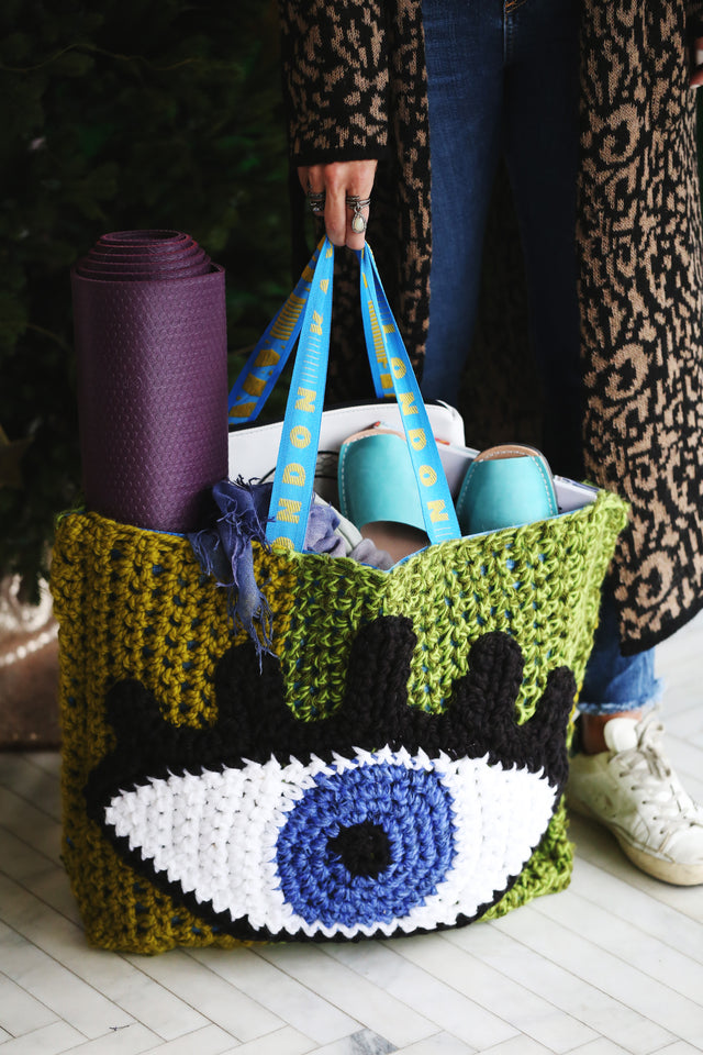 london kaye crochet artist