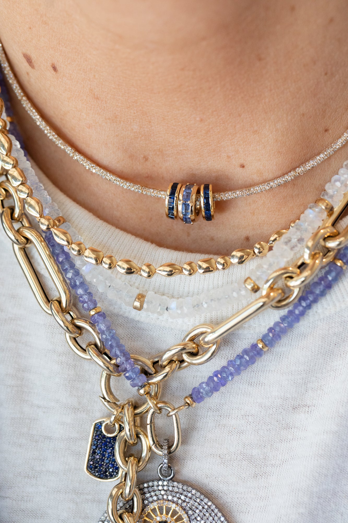 14K Gold Pronged Blue Sapphire Baguette Round Spacer