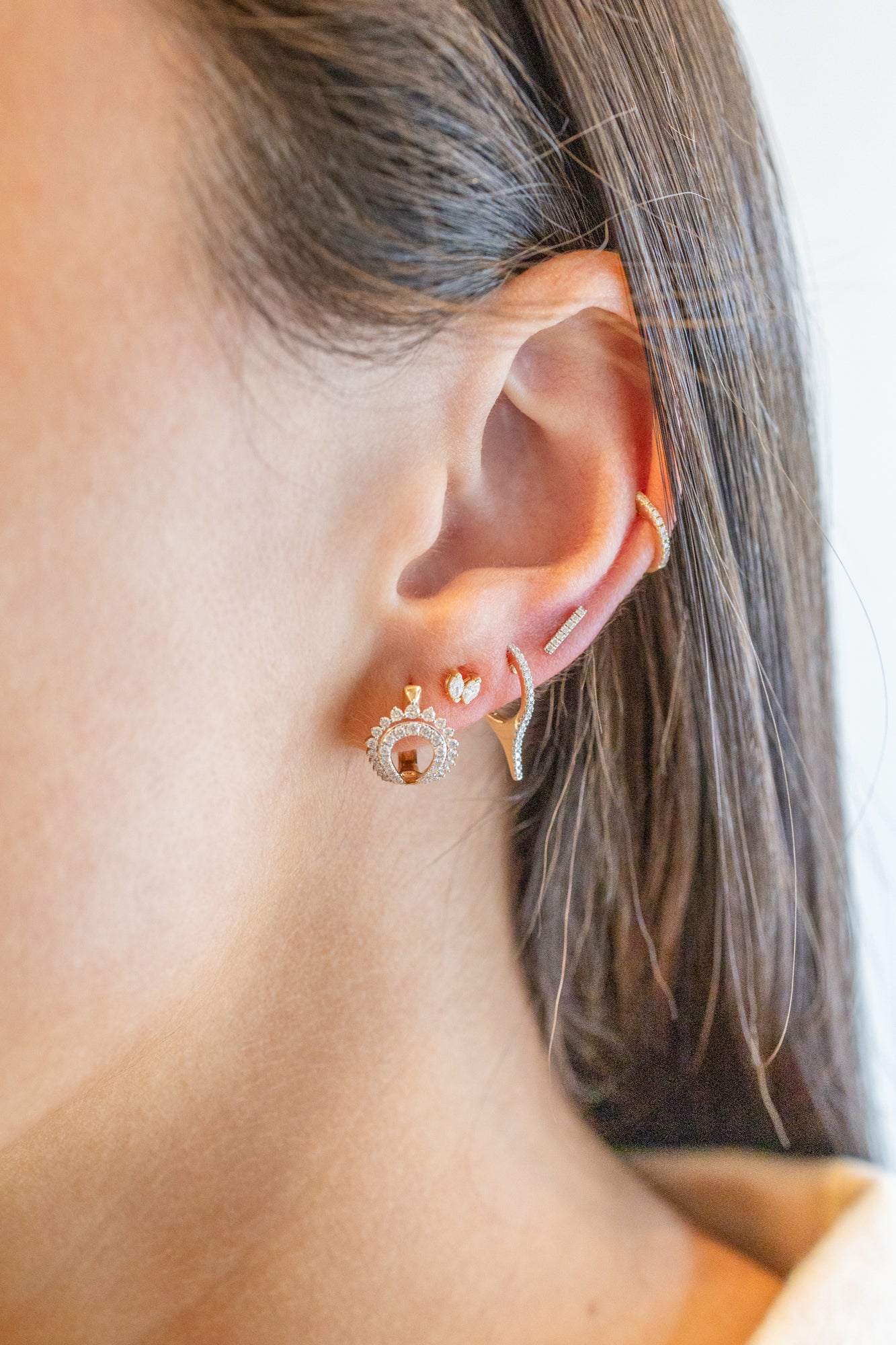 14K Gold 2 Row Diamond Scalloped Fan Huggies