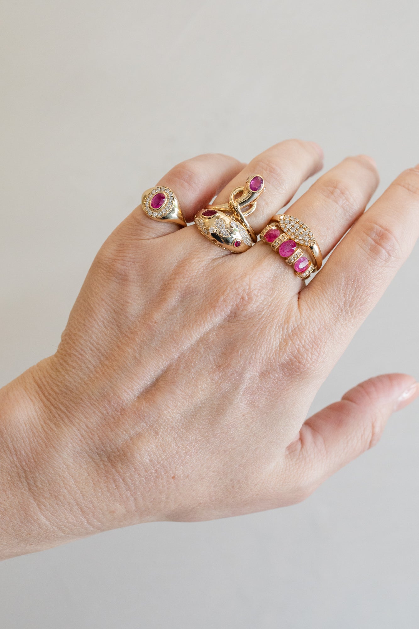 14K Gold Retro Oval Ruby Diamond Ring